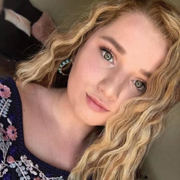 Meet your Posher, Hanah - Picture 1 of 1